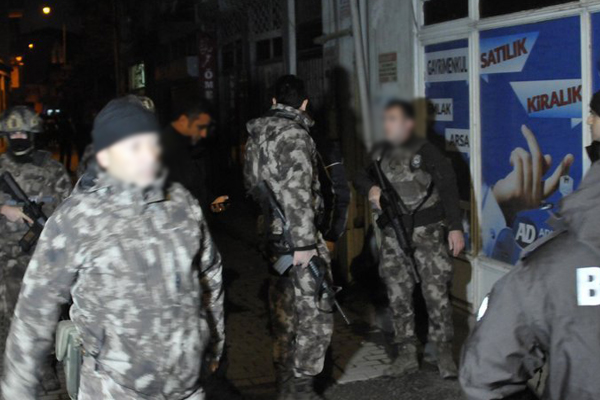 Kahvehaneye saldırı: 2 ölü