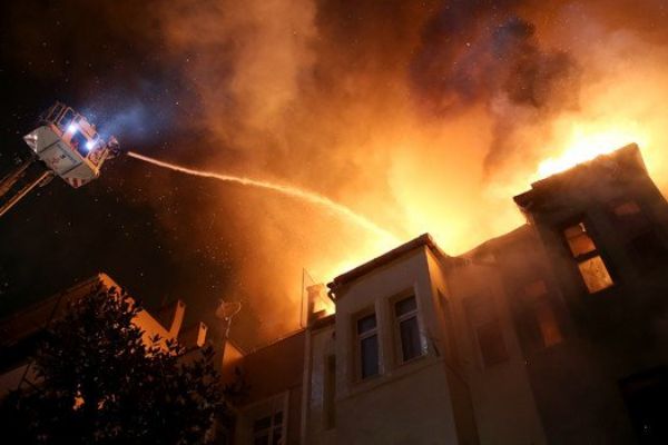 İstanbul Fatih'te büyük yangın