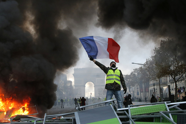 Sarı Yelekliler'in lideri gözaltına alındı