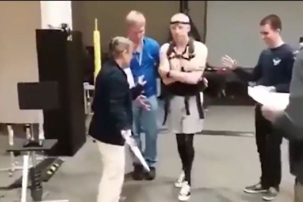 Uzay İstasyonu’nda 197 gün kalan astronotun ilk adımları