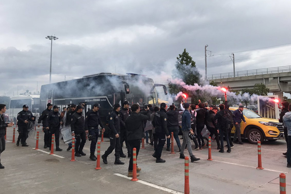Beşiktaş taraftarından Burak transferine tepki