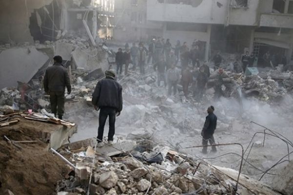 Rusya'nın savaş uçakları gece İdlib'i bombaladı