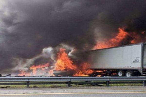 Amerika'da zincirleme kaza, 7 kişi öldü