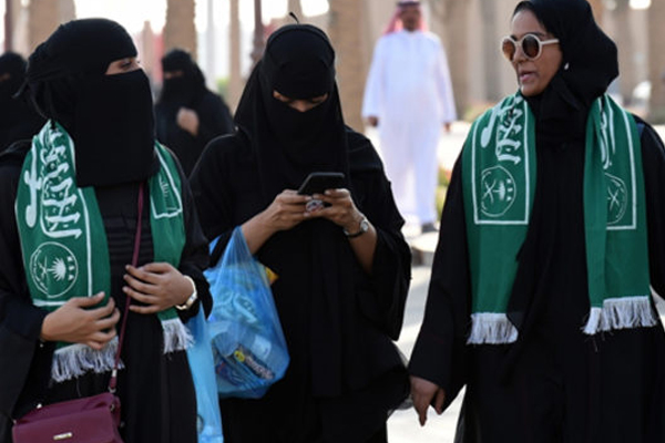 Suudi Arabistan'da boşanan kadınlarla ilgili yeni karar