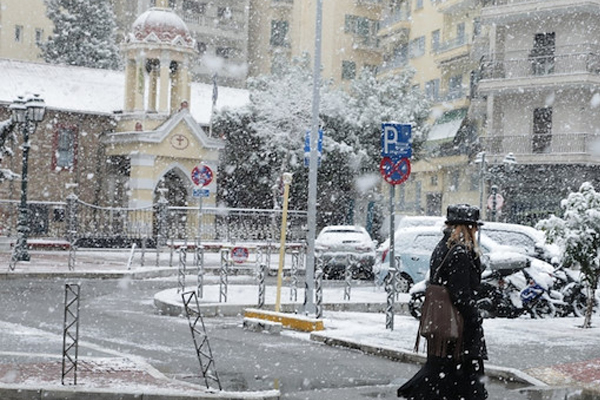 Yunanistan'da kar fırtınası: 2 kişi kayıp