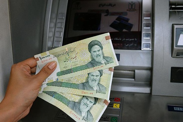 İran, banknotlardan 4 sıfır atmaya hazırlanıyor