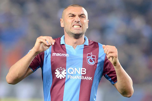 Ağaoğlu: Türk futbol tarihinin en sıkıntılı sözleşmesinden kurtulduk