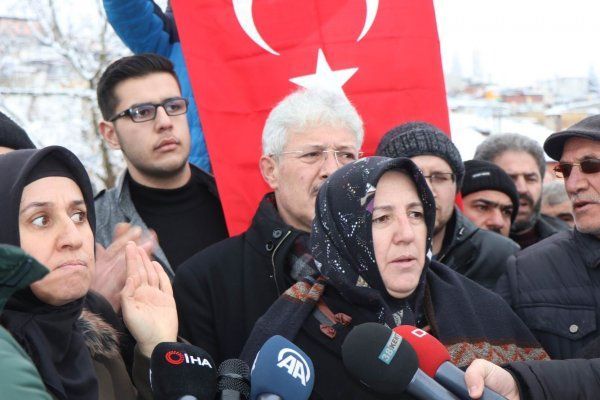 Köpeklerin saldırısında hayatını kaybeden çocuğun komşuları isyan etti