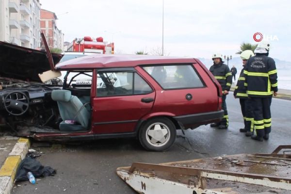 Kamyonetin otomobili ikiye böldüğü anlar kamerada