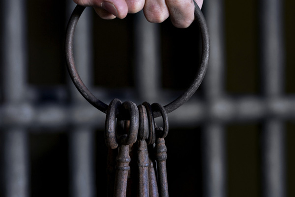 'Yanlışlıkla' 25 yıl hapis yatan kişiye tazminat