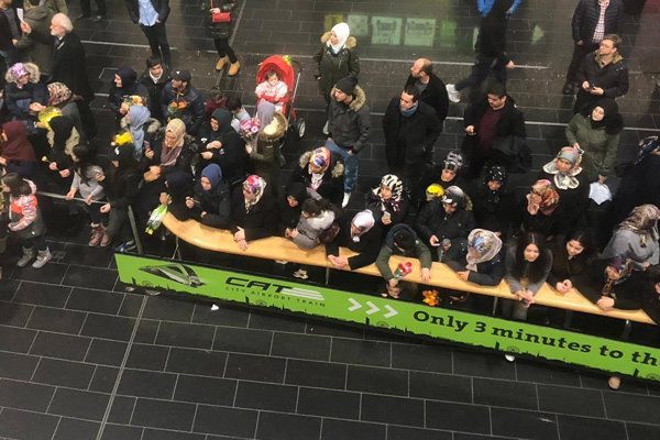 Müslümanlar Viyana'dan umreye dualarla uğurlandı