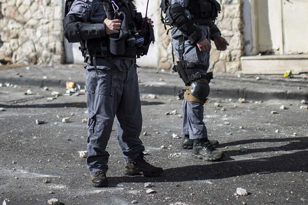 İsrail askerleri 22 Filistinliyi gözaltına aldı
