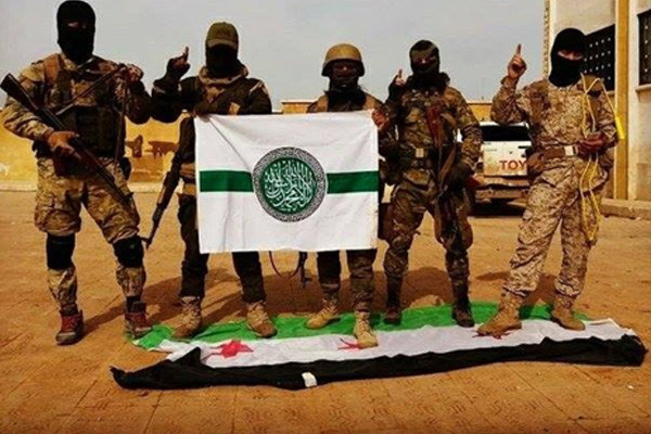 İdlib'de ''devrim bayrağını'' kim çiğnedi?