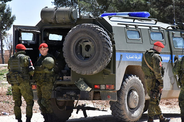 Rus askeri polisi, Menbiç'te devriye faaliyetine başladı