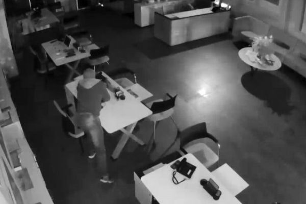 İstanbul'da hırsızlar, beş dakikada 350 bin TL'lik soygun yaptı