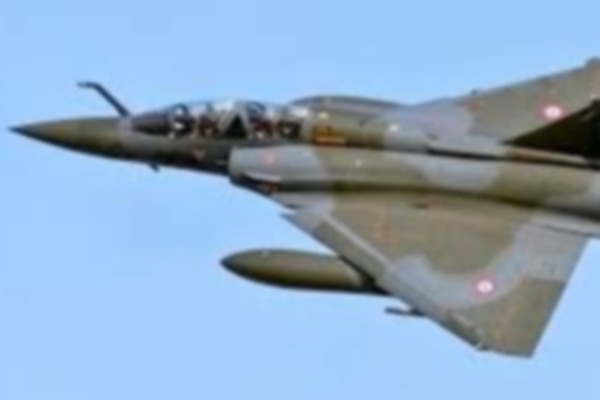 Fransa'da savaş uçağı kayboldu