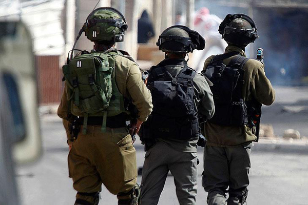 İsrail askerleri 18 Filistinliyi gözaltına aldı