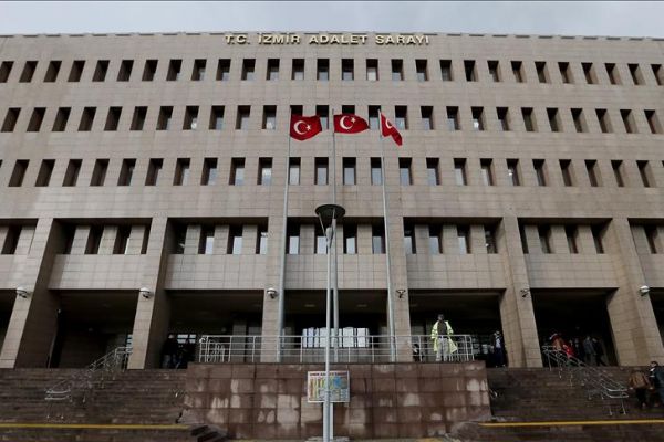 İzmir'de sosyal medyadan terör propogandasına 12 gözaltı