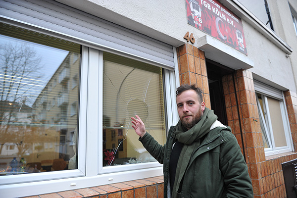 Almanya'da PKK yandaşları TGB bürosuna saldırdı