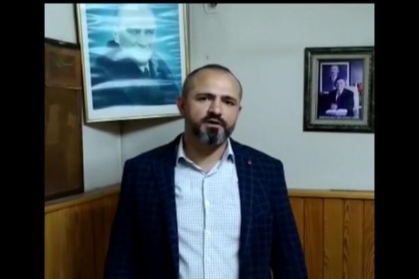 Taksici, arabasında unutulan cüzdanı sahibine teslim etti
