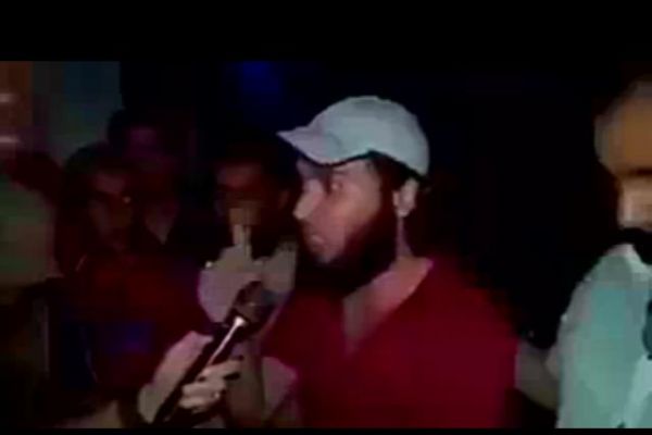 Esed rejimi tarafından doğu Guta'daki evinden tehcir edilen bir Guta'lının isyanı