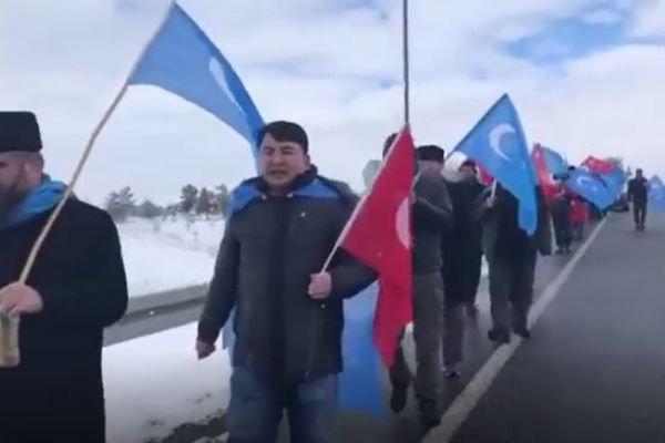 Doğu Türkistan için İstanbul'dan Ankara'ya yürüyen grup, 15 gününde