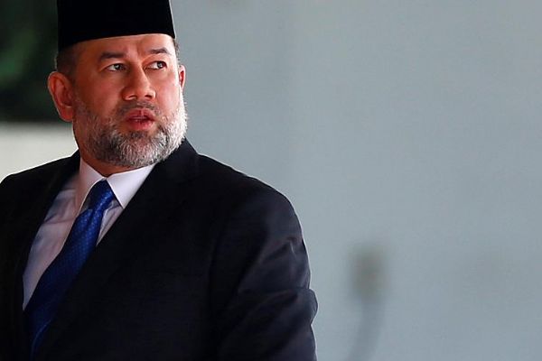 Malezya'da tahtı kim devralacak?