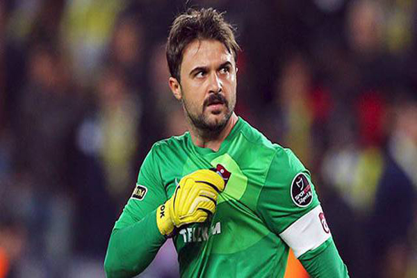 Onur Kıvrak, futbolu bıraktı