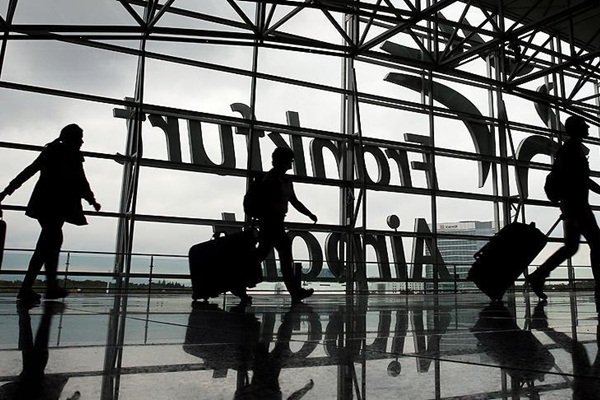 Almanya'da 6 havalimanında güvenlikçiler grev yapacak