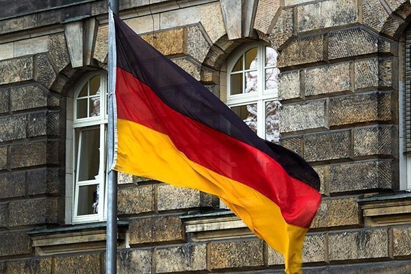 ABD'nin Berlin Büyükelçisinden Alman firmalarına tehdit