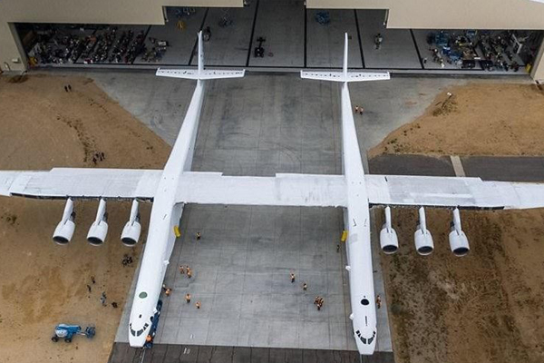 Dünyanın en büyük uçağı göklerde olacak