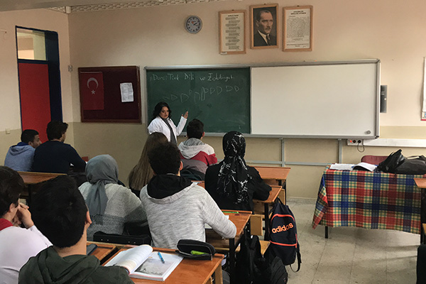 Down sendromlu Aynur'un 'öğretmenlik' hayali gerçek oldu