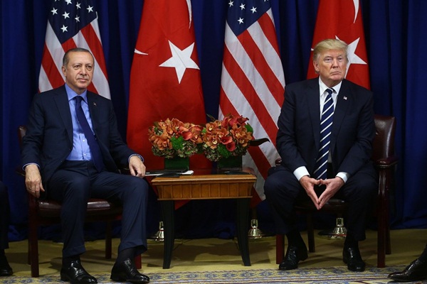 Erdoğan, Trump'la görüştü