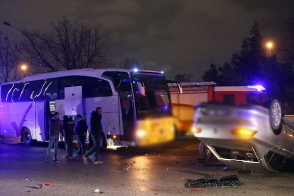 Ankara'da Rus sporcuları taşıyan otobüs kaza yaptı