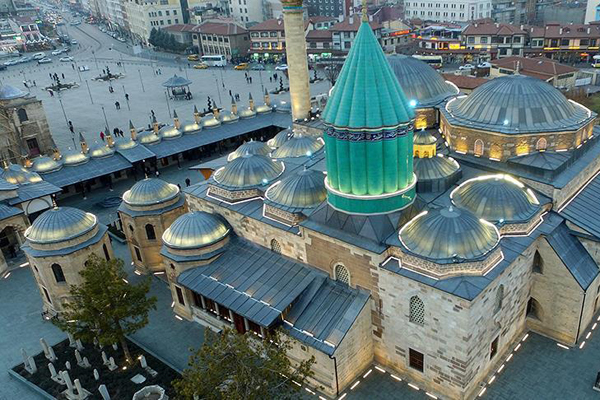 Mevlana Müzesi'nin turkuaz kubbesi yenileniyor