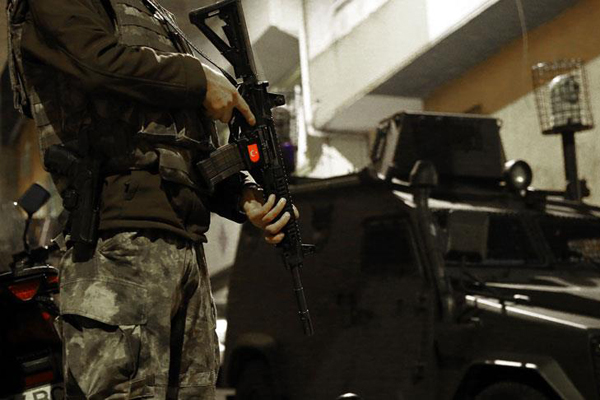 İstanbul'da terör operasyonu: 9 gözaltı