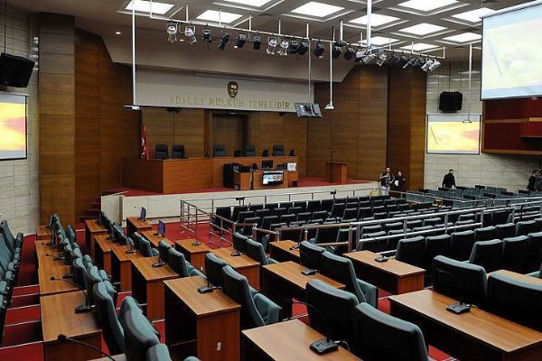 MİT tırlarını kışlaya götürmeye çalışmışlar