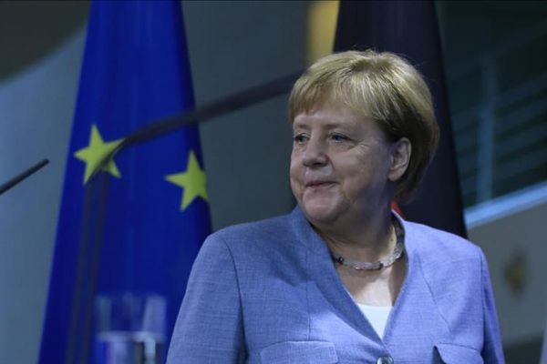 Merkel: İngiltere Başbakanı'nın önerilerini bekliyoruz