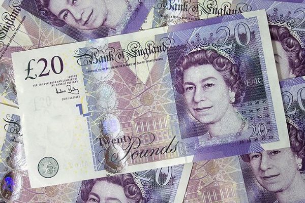 İngiltere'de enflasyon hız kesti