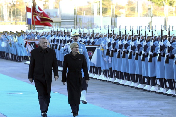 Erdoğan, Kitaroviç'i resmi törenle karşıladı