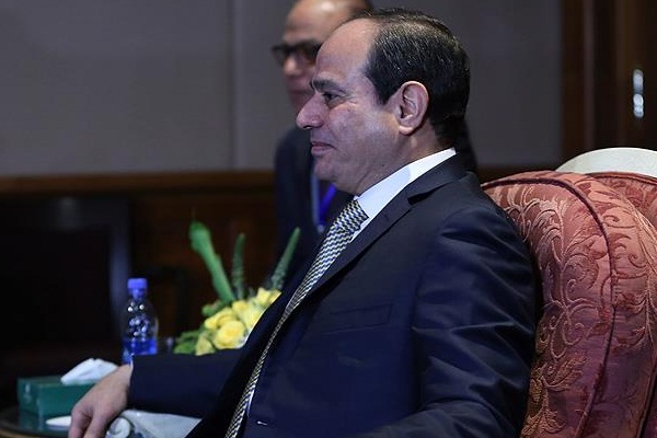 Sisi'den El-Ezher Şeyhi'ne kısıtlama