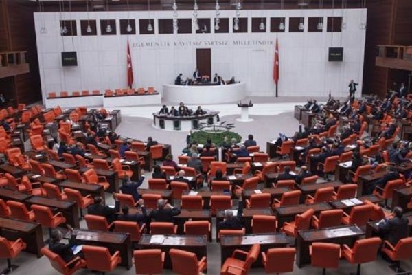 Meclis çalışmalarına 2 hafta ara verecek