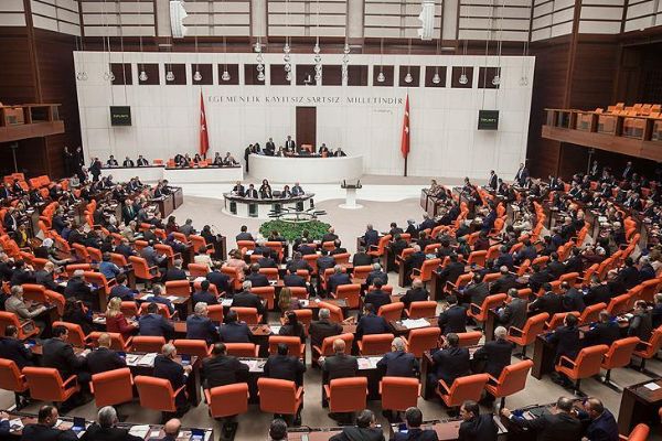 Ekonomi alanında düzenlemeler içeren kanun teklifi kabul edildi
