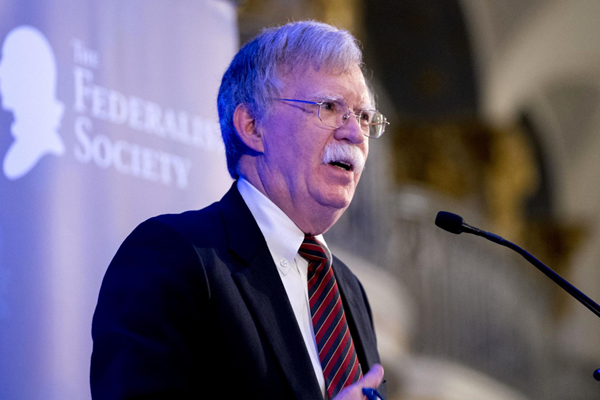 Bolton İran'ı bombalamak istiyor ve istediğini elde edebilir