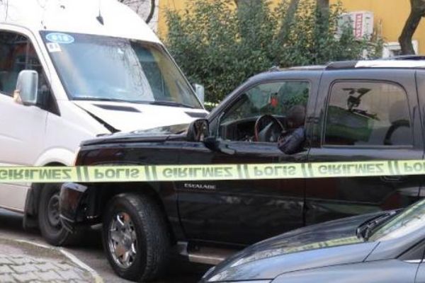 Kartal'da güvenlik görevlisi araba hırsızlarını vurdu