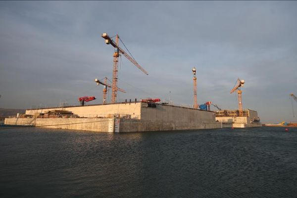 1915 Çanakkale Köprüsü'nün 'kule kesonu' denizle buluşuyor