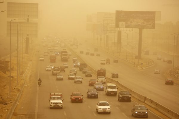 Kum fırtınası, Mısır'da yaşamı olumsuz etkiledi
