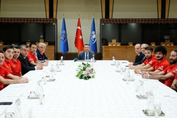 Ampute Futbol Mili Takımı'ndan Fuat Oktay'a ziyaret