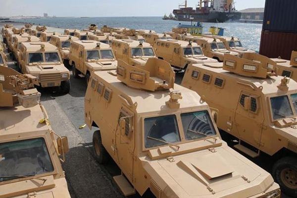 Katar'dan Somali'ye askeri zırhlı araç yardımı