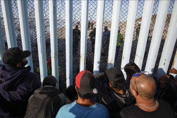 Orta Amerikalı göçmenlerden bazıları Meksika sınırına ulaştı